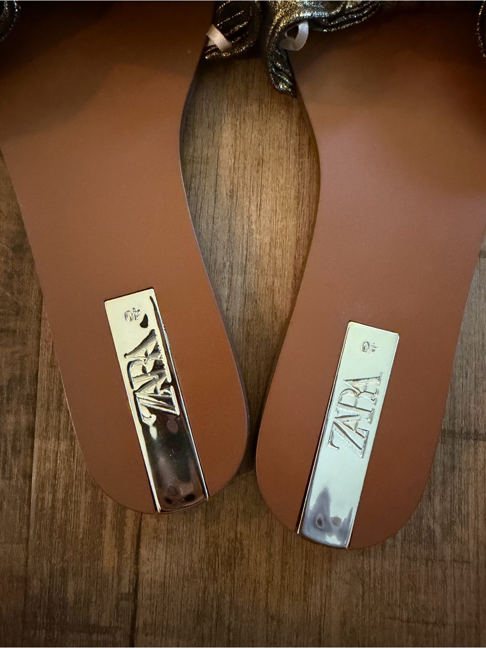 Zara Metallic Gold Knot Bow Slide Sandals - Picture 2 of 3